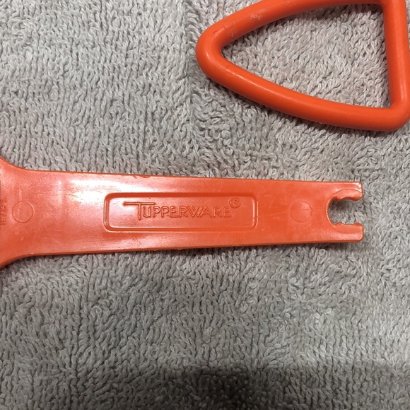 Bundle of 3 Tupperware Product. Pasta Container,Egg Separator, Measuring Spoons. - Picture 4 of 16